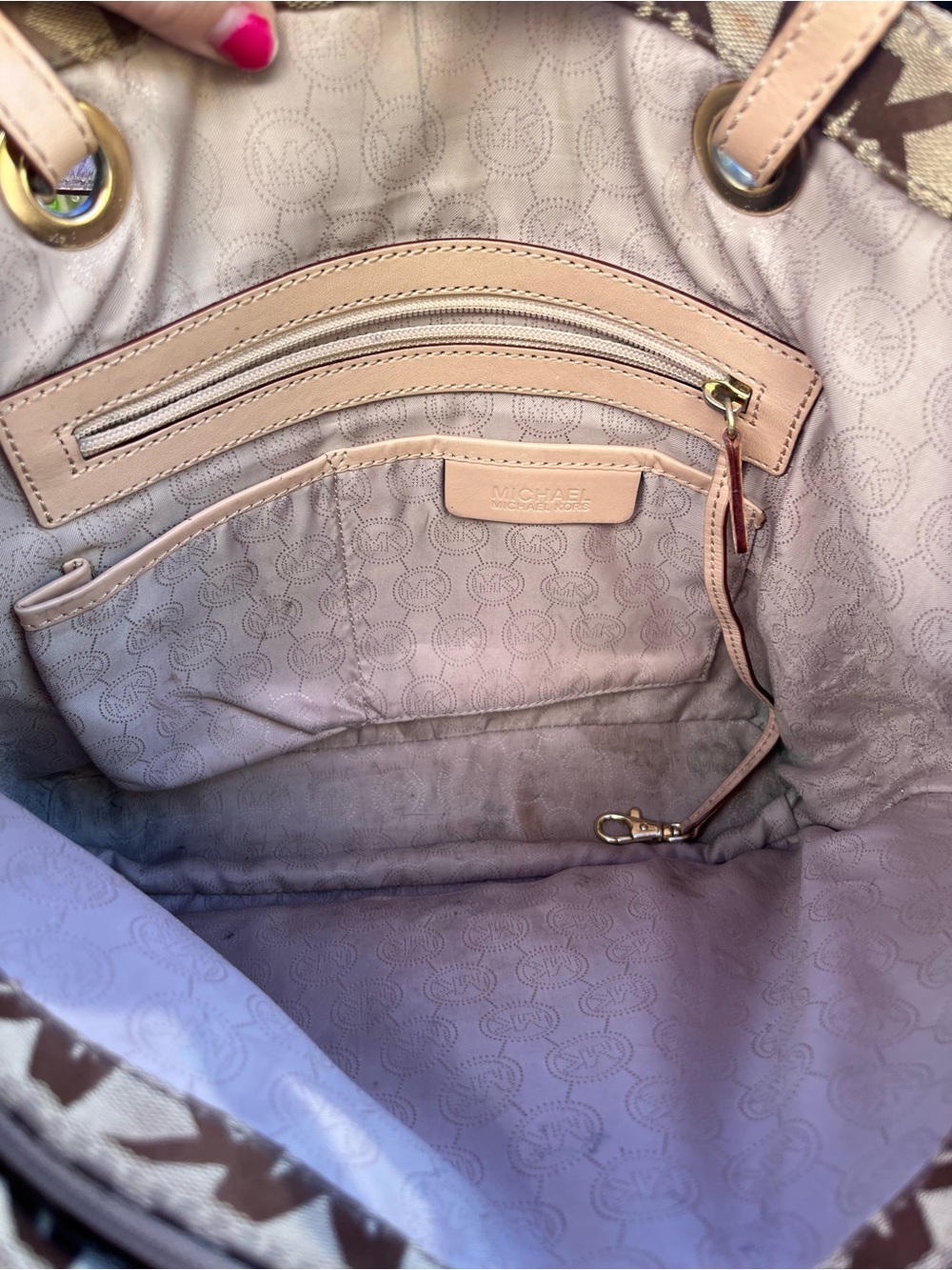 Michael Kors Tan Brown MK Signature Tote with Logo Charm - Picture 5 of 6